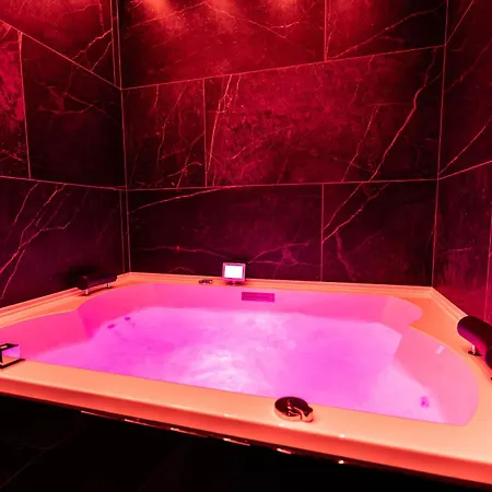 Apartment Loveroom Le Donjon